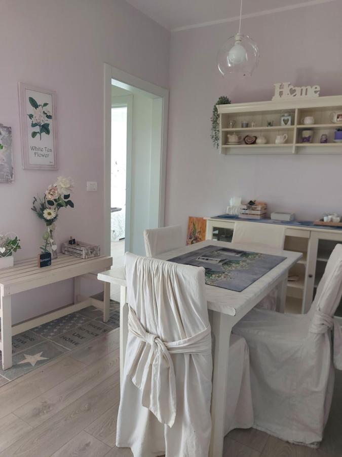 La Pineta - Delightful Small Apartment Near The City Center ラクイラ エクステリア 写真
